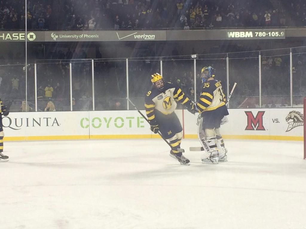 BIG period for #Michigan! Copp finds the back of the net and now it's 3-0 #Wolverines! #HOCKEYCITY