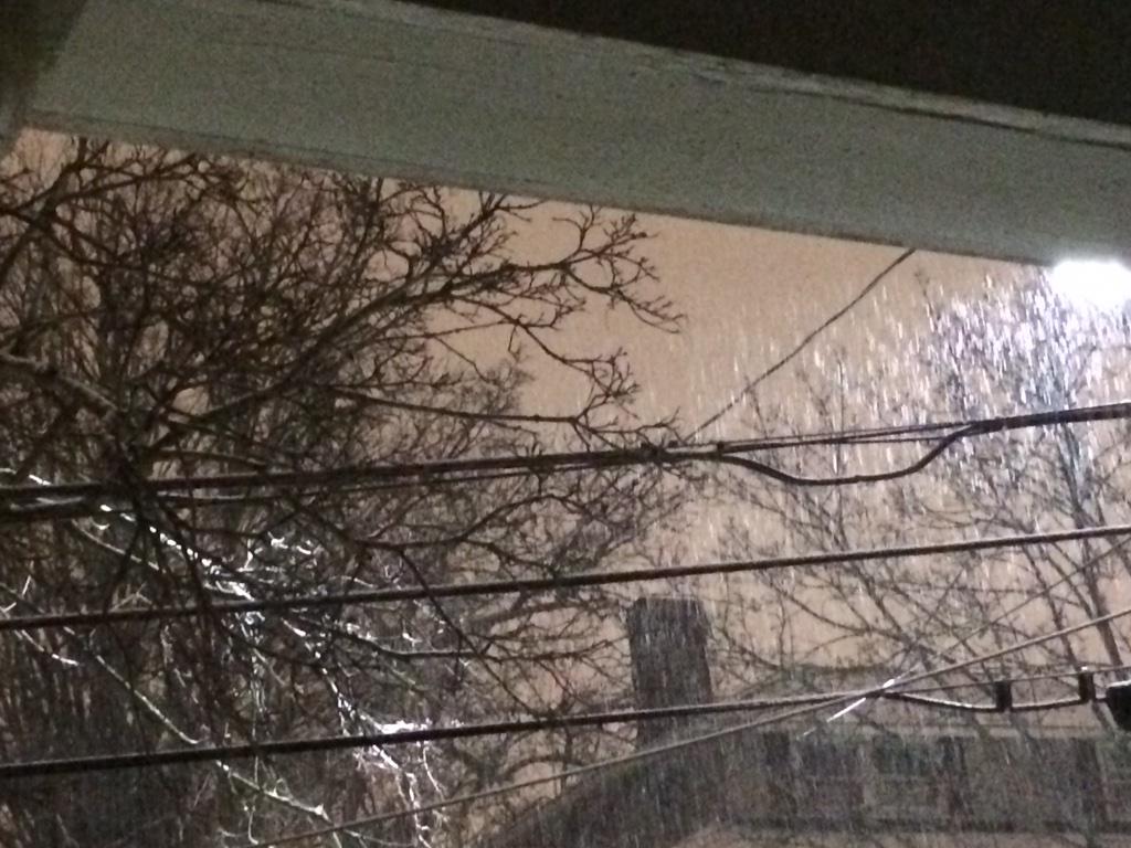 BosCityFAN's tweet photo. At least it's sorta pretty #weatherinnewengland #SnowStorm http://t.co/9vsrHsWRzy