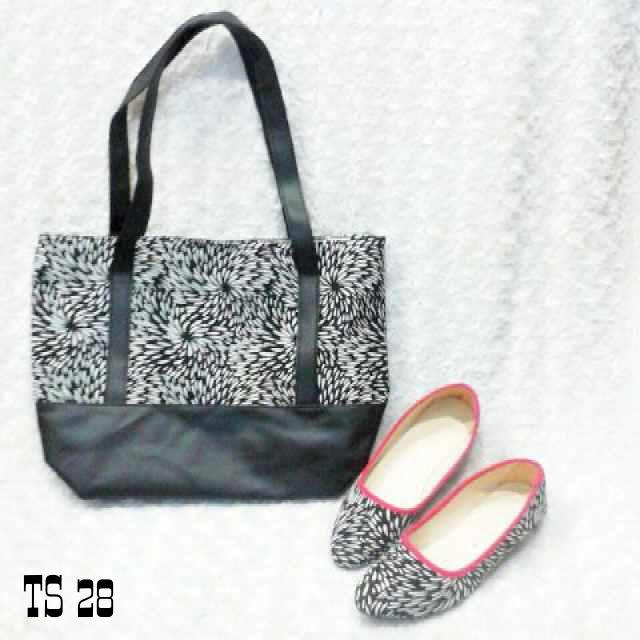 tokoonlene's tweet image. Tas Sepatu 95/set