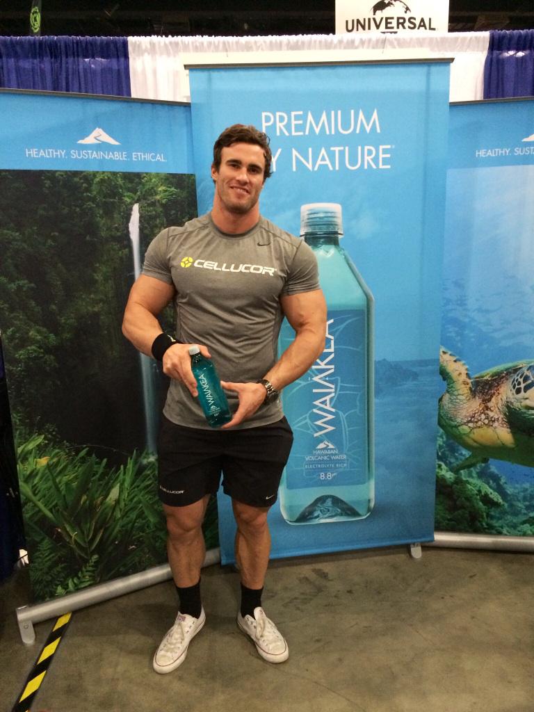 waiakea's tweet photo. Mr. Universe @calumvonmoger hydrates with Waiakea @TheFitExpo #drinkhealthy #naturallyalkaline #waiakea http://t.co/WRBTEwqoac