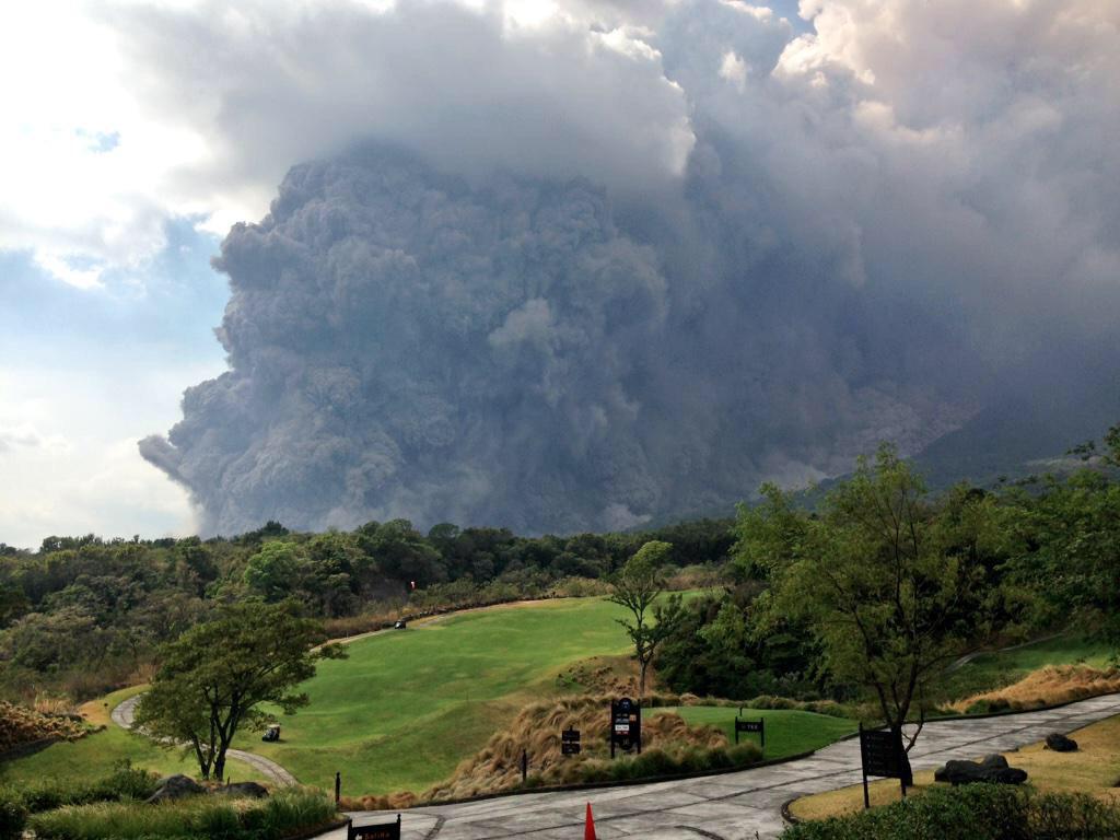 VIDEO FOTO eruzione Vulcano Fuego in Guatemala