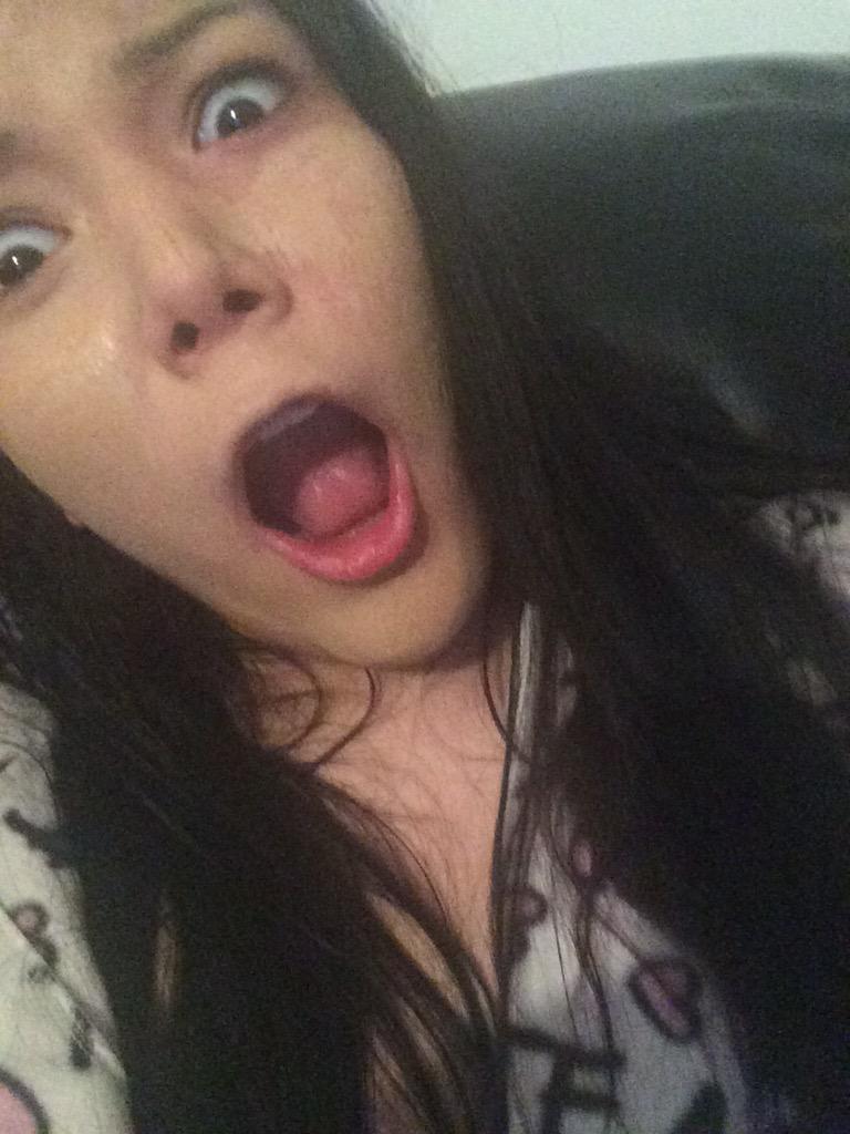 MariFatale's tweet photo. the devil inside meeeeeee #puttinmakeup #notgoinggood #fuckit http://t.co/Eqji65dRmx