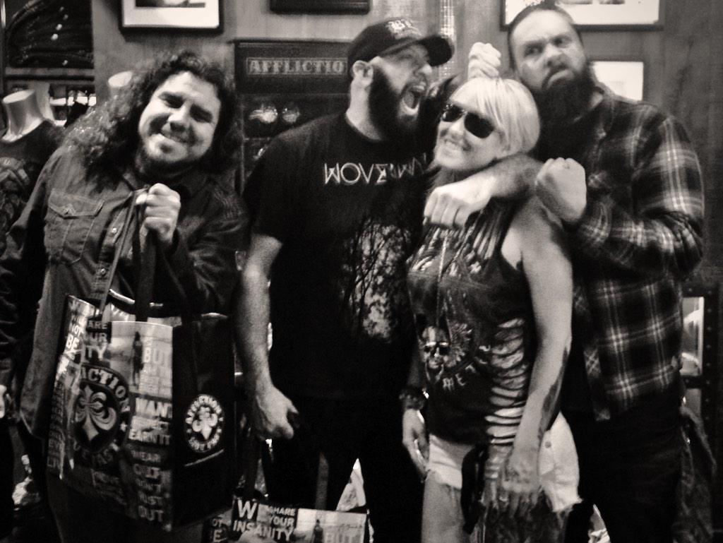 Affliction's tweet photo. Gotta get those #tour clothes! @Kyngband @shannongunz @Kyngbasstone @kyngpepe @KyngEddie #AfflictionMusic http://t.co/Lu6FiofBKB