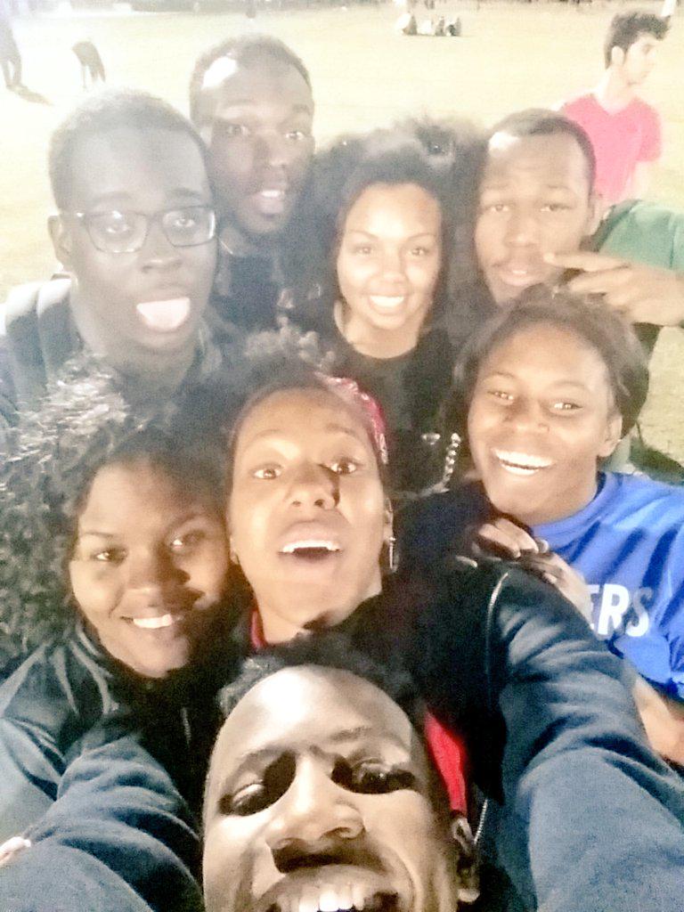 _KayKoNut's tweet photo. Hurricane unity! 👫🍊👫🙌👫🍏👫 @_nashcatchem @PHI_ELLE  #pearson #universityvillage #stanford #sportsfest #UMSF15 http://t.co/aVMpRed4e3