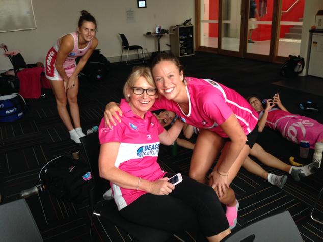 angejmoran's tweet photo. Hanging with the pink ladies in the green room #justsaying @maddyproud in naughty corner http://t.co/Z0NzGCZLXM