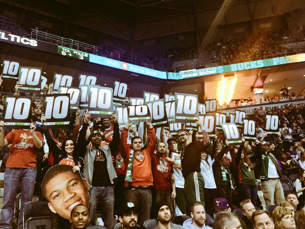 kyleSHAQTUSfry's tweet photo. "@Bucks: That's a 10!! #GreekFreakOut http://t.co/3ULyiBufvt" can you see me? #hideandseek!