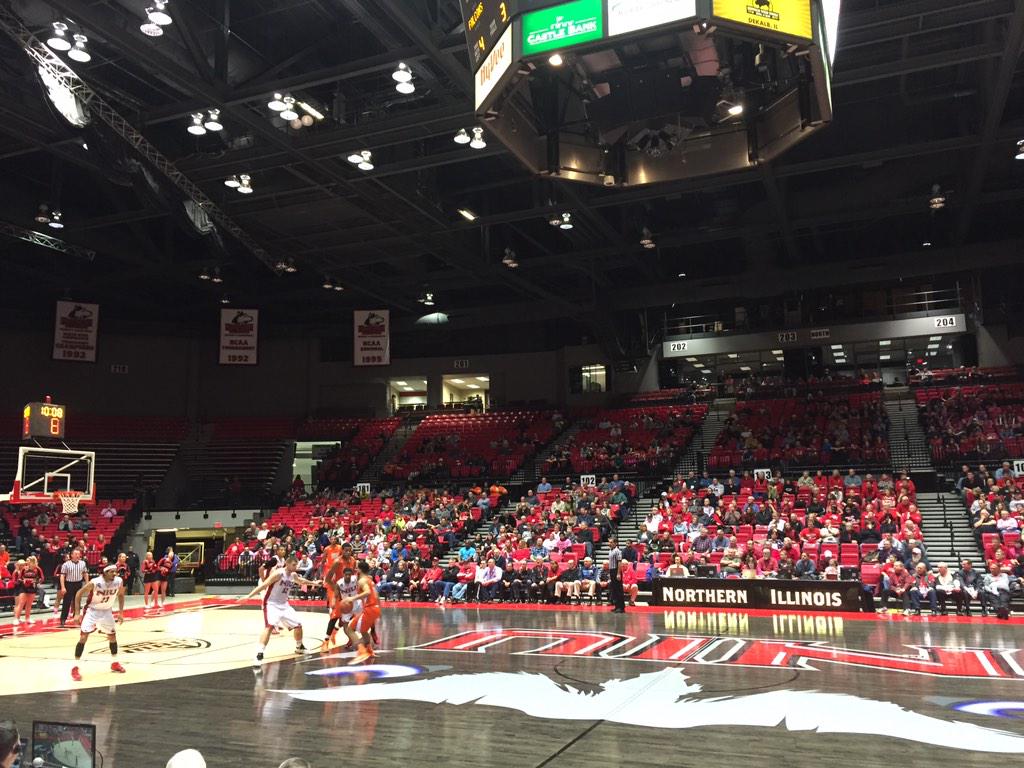 Full house at tonight's game!!! Still time to join us! #BeatBowlingGreen #NIUHuskies <a href="/NIUAthletics/">NIU Athletics</a> <a href="/SeanTFrazier/">Sean T. Frazier</a>
