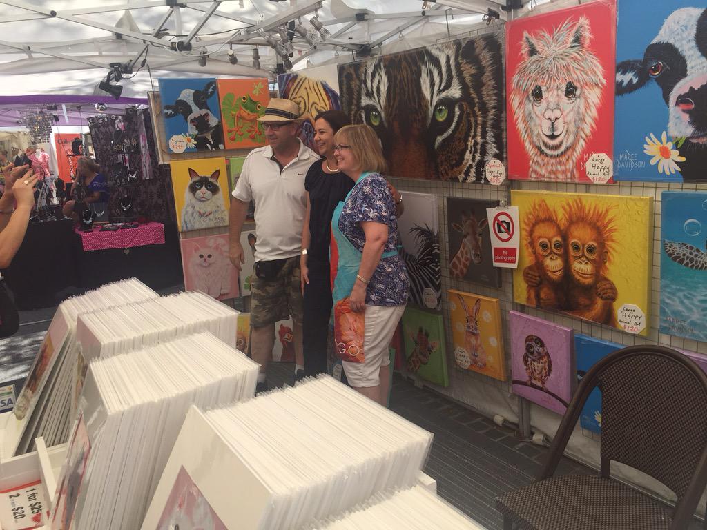 a_palaszczuk's tweet image. Wonderful morning walking through #southbank markets in #Brisbane with @jackietrad #qldpol