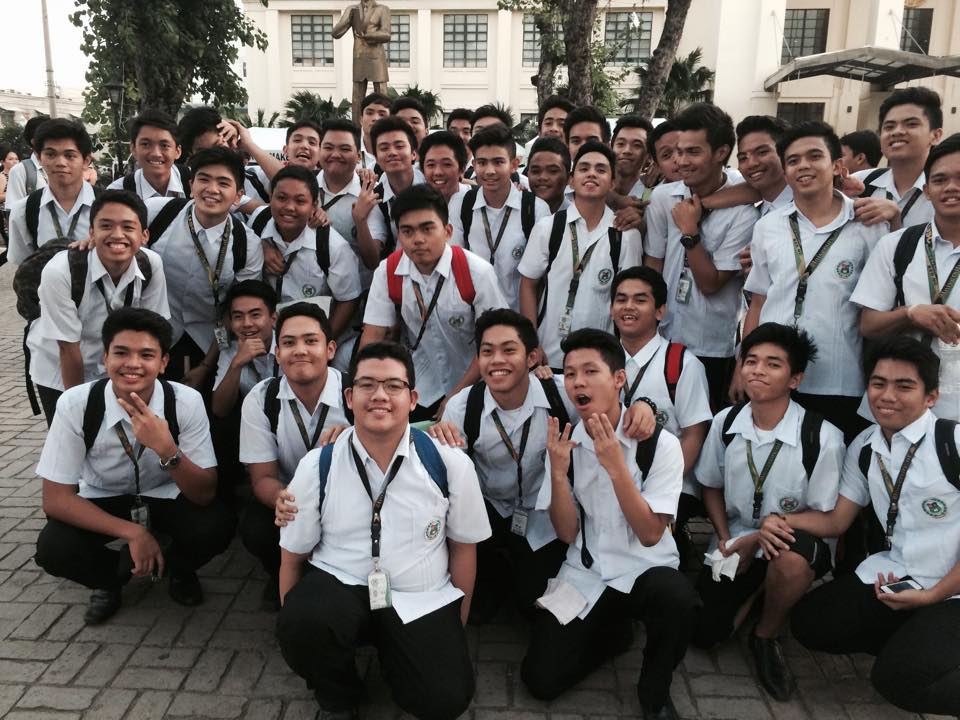 FWBspeaks's tweet photo. Mao ni amo gi sulob pag simba, mao sd ni amo sulobon ig paso. GRADUATE TATATATA #FWB #BSR #NoD #TEAMTATION 👌 http://t.co/71hjKYoEJ8