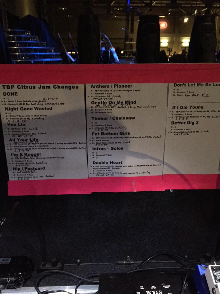 mrrobmason's tweet photo. Two Tons of Steel is rocking. @thebandperry is coming up soon! #RodeoAustinGala http://t.co/1fLgBTGHMO