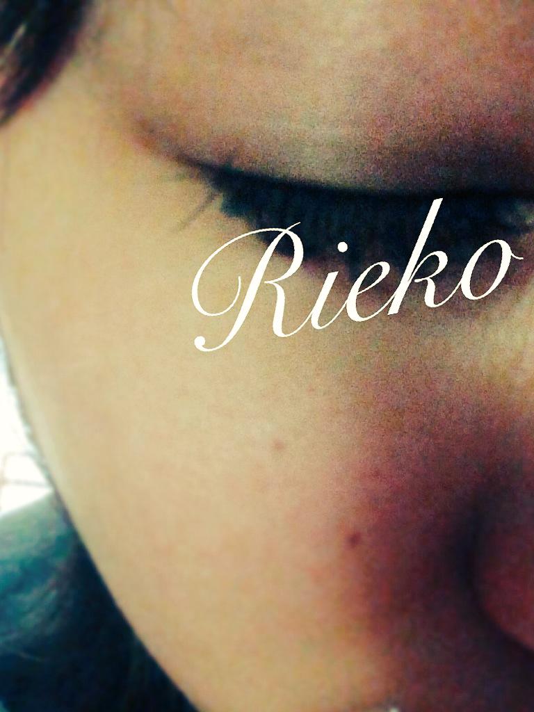 rieroko's tweet photo. 日曜日♪
まだベッドの中です♡ http://t.co/QfinFytdRX