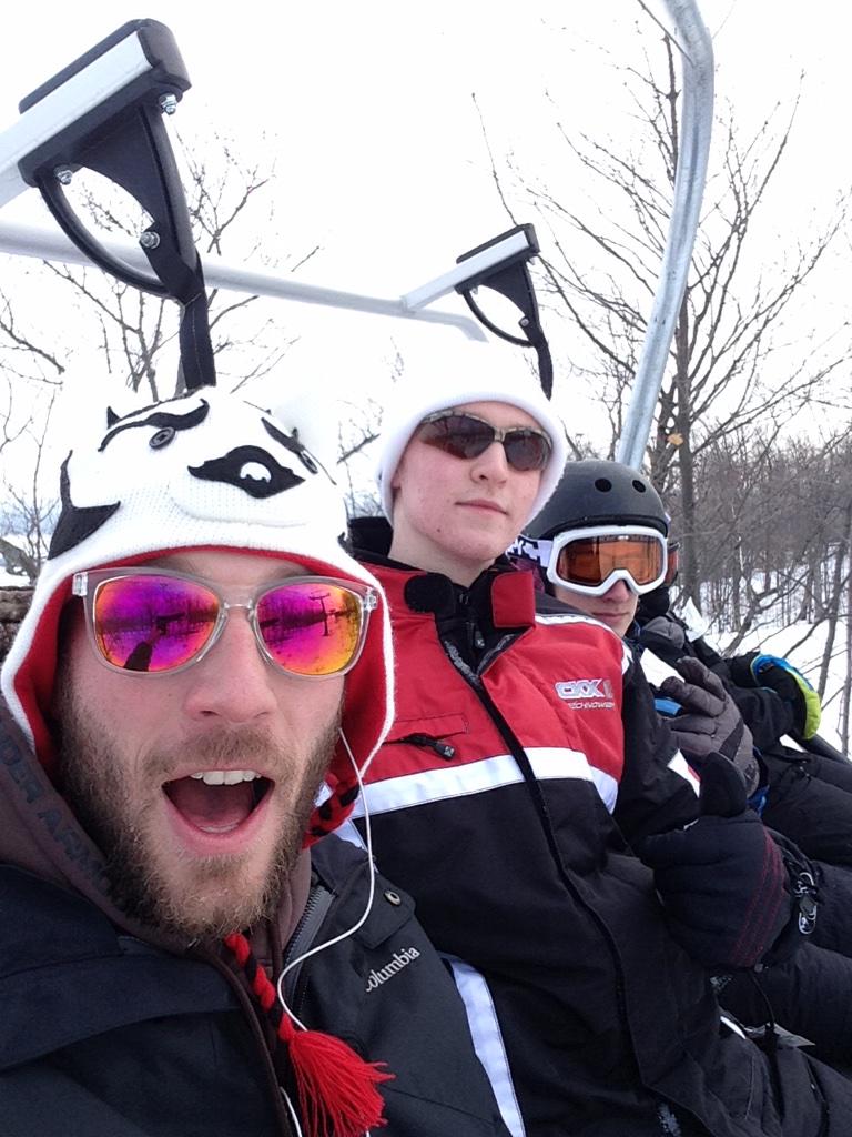 zach_tenhaken's tweet photo. Besides the fact my butt hurts it was all around a pretty good day!πΏπ#snowboarding #legendaryguys http://t.co/mKaICQNn8f