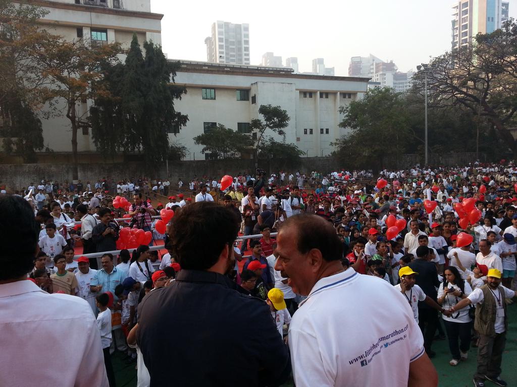 MayuSarmalkar's tweet photo. @AUThackeray
Little hearts #marathon 2015
#Save #Hearts #Save #Lives http://t.co/flwa7yeYkq