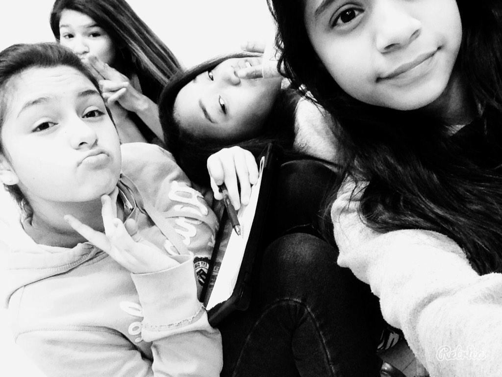 Rmartinez54R's tweet photo. Squad thoe @alashiabarfiel1 @AlcalaisJessica @Rmartinez54R sorry Abby doesn't have Twitter http://t.co/DP483mGoBf