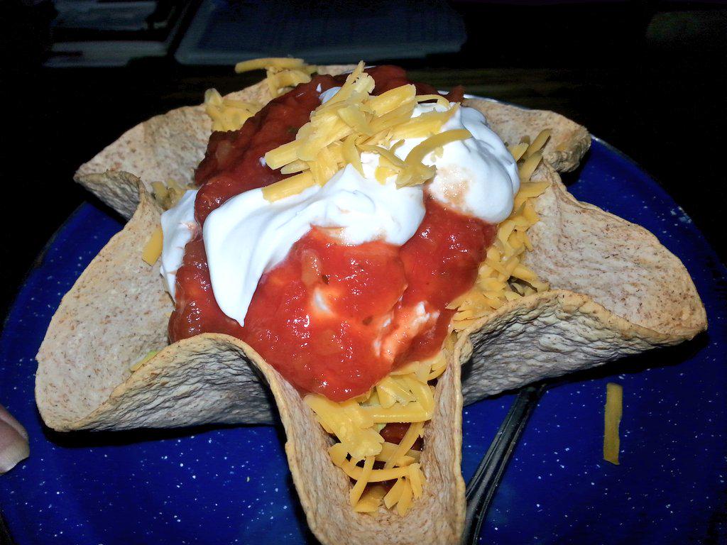 SweetlySmiles's tweet image. Made some #foodporn for @briankegebein2 taco bowls made from tortillas wraps
 #FUNSHIT