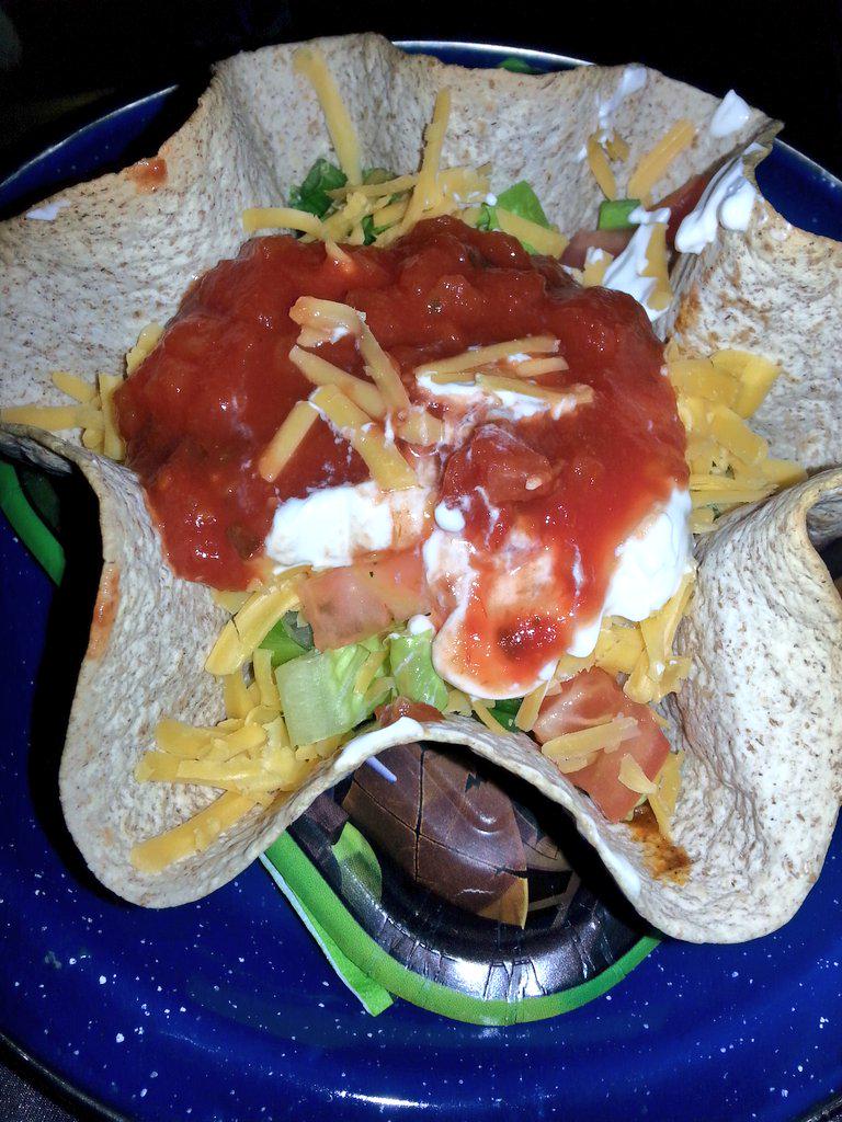 SweetlySmiles's tweet image. Made some #foodporn for @briankegebein2 taco bowls made from tortillas wraps
 #FUNSHIT