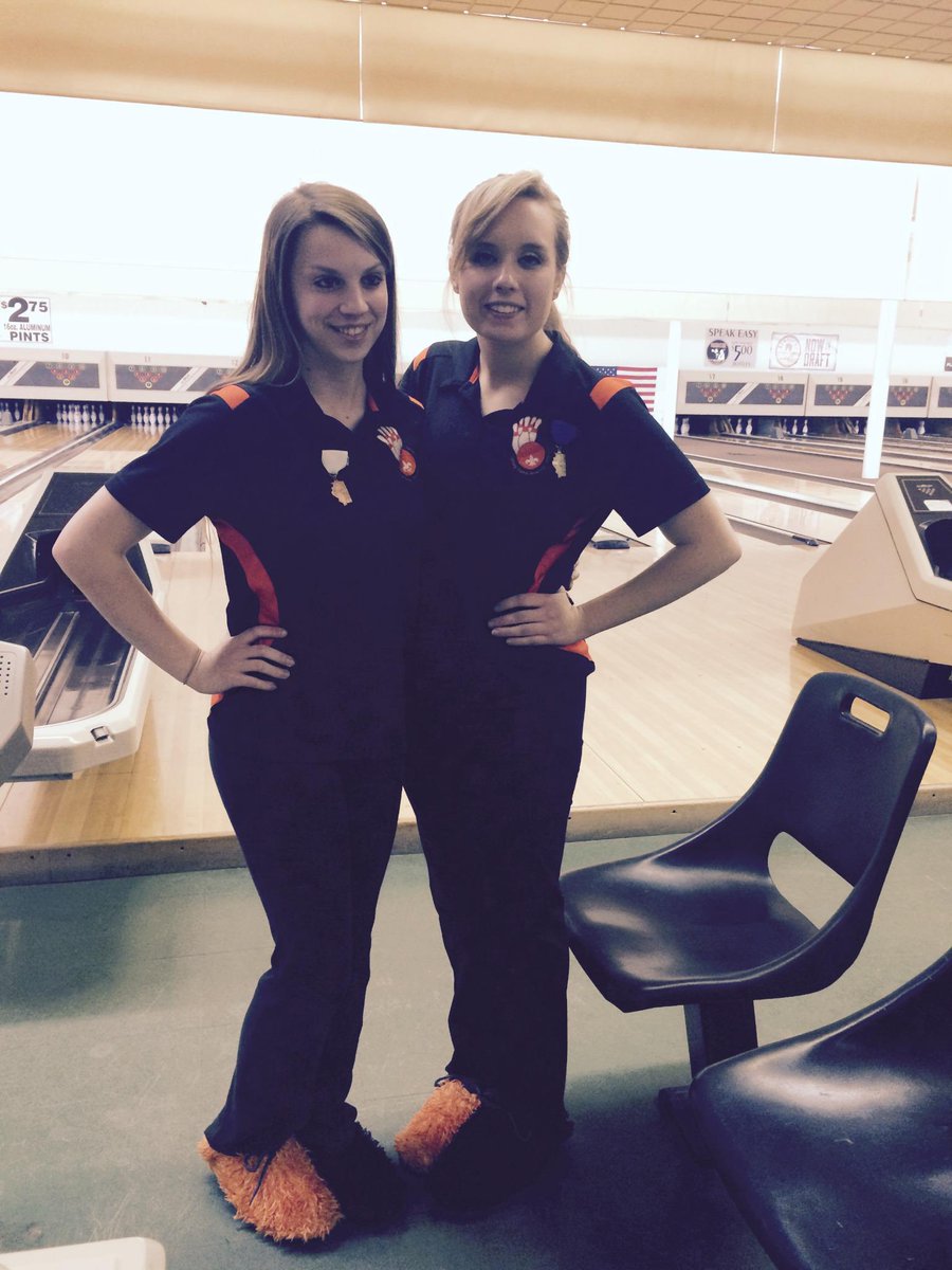 Erin Heuer rolls 1205 and is named Regional Champion.  Dana Brandt places third with a nice 1153 series.
