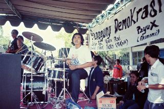 Drumer  †ђē đjîђäяđ "Oka Cembo keyeeenn....