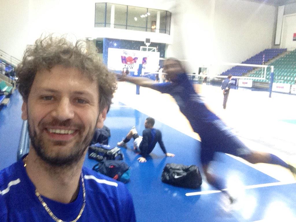 Josefnohra's tweet photo. Warming up for the match http://t.co/Ij0wc7JXO8