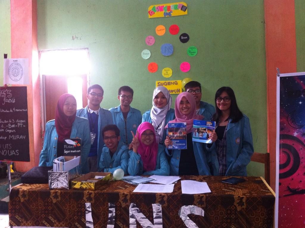 PlatF_UNS's tweet photo. ini suasana expo di @sman2cibinong keren bgttttt semoga sukses kami tunggu di UNS yaaa😊👍😁🌟💫 http://t.co/nNAWWicuG6