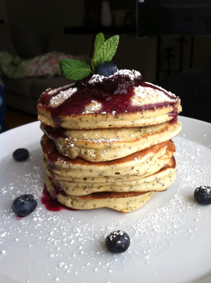 nashchefgabe's tweet photo. Poppy seed and lemon pancakes with a blueberry syrup! http://t.co/rdg2fHtwXi