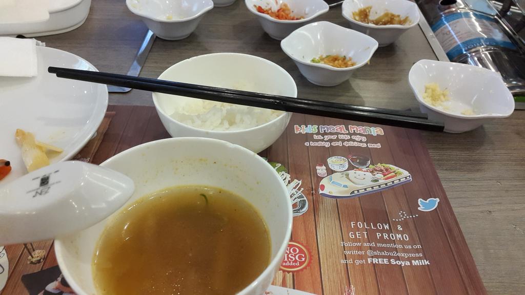 severins5's tweet photo. Lezattttt...... dan uenakkk @shabu2express http://t.co/afq9Wk4qnL