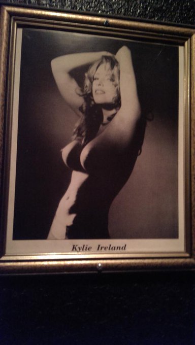 I get to share my dressing room with @kylieireland http://t.co/txVp6roBMb<a class="tags" href="/tag/kylieireland">@kylieireland</a><a href="/tag/fan"class="tags"><span>#fan</span></a>