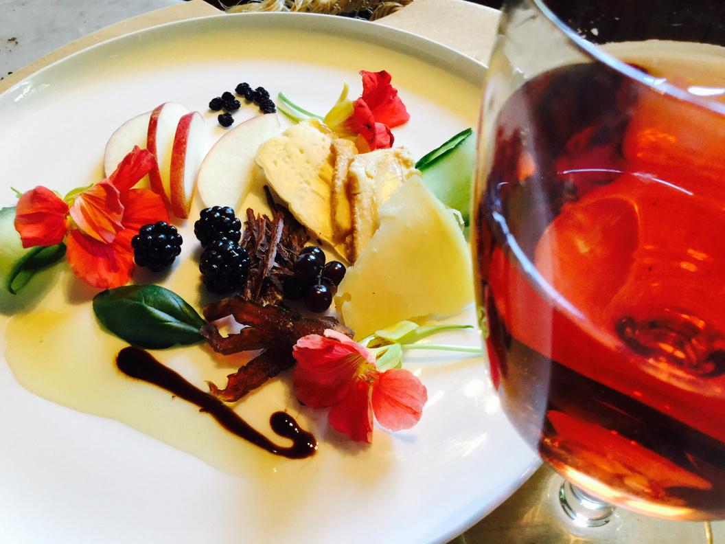 nineov's tweet photo. Something to tantalise your taste buds @FoodiePatutie #Foodporn #Yummy #Chef with your eyes closed #Foodie #Tastyporn http://t.co/cTPl2yS5A4