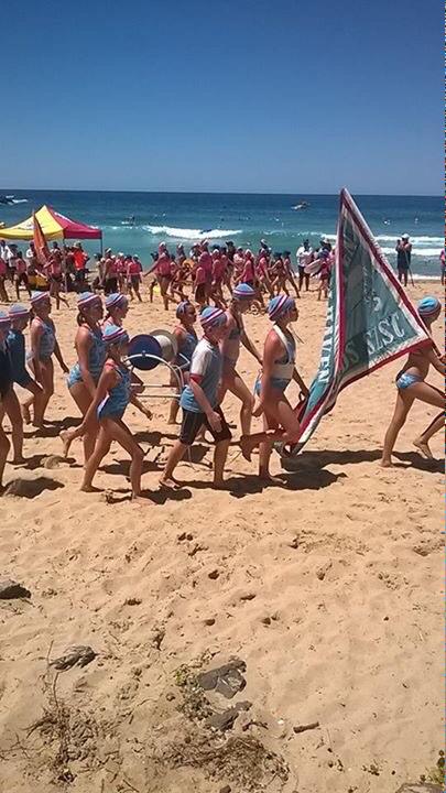 HeadsSurfClub's tweet photo. We have the biggest and best flag going! 4th nippers March  #flagenvy #headsrule South Coast Branch Carnival Kiama http://t.co/dVmwhcwtAh