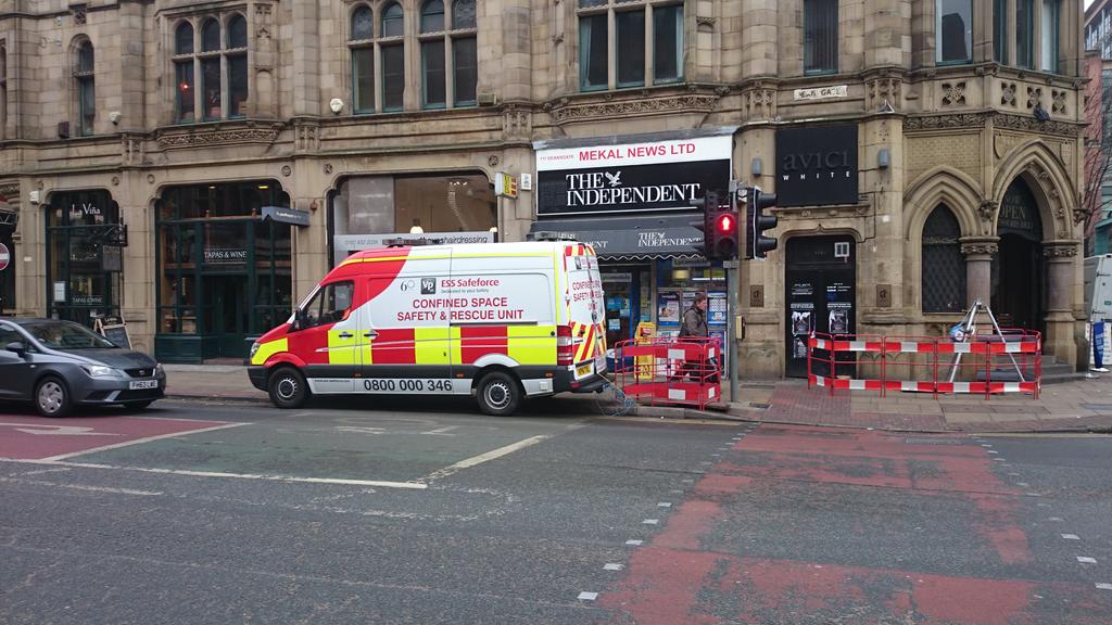 azy1982's tweet image. Man lost down drain in #Manchester after night out at #aviciwhite