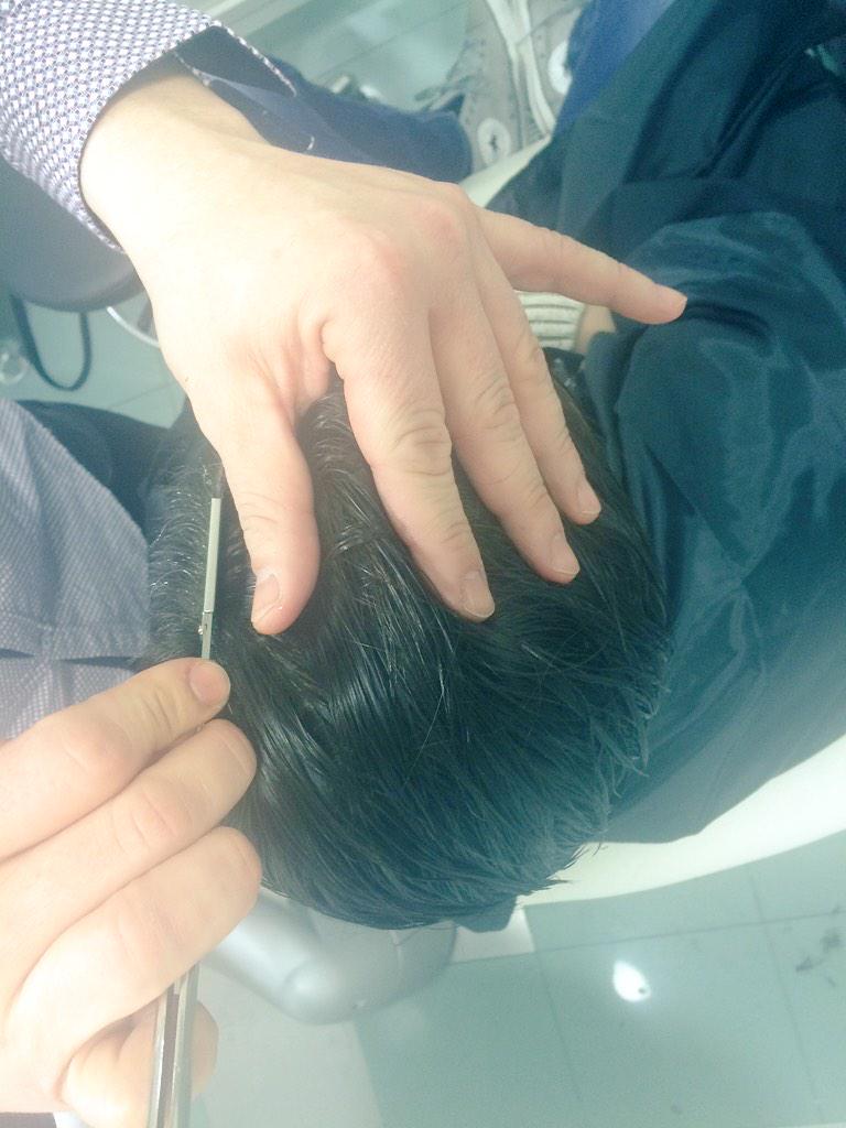 MelendiOficial's tweet photo. En la peluqueria... Solo os digo eso... #Guerreros http://t.co/rT6dPQaohb