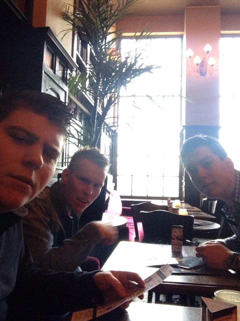 wimerr's tweet image. Mooi fut mei david en jeroen #wijnspijs