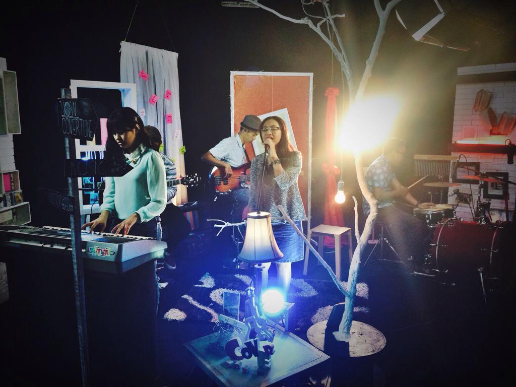Selamat soreee... Hari ini kita tapping music video "Cover Tone" di salah satu TV swasta yang bakalan launching nnt