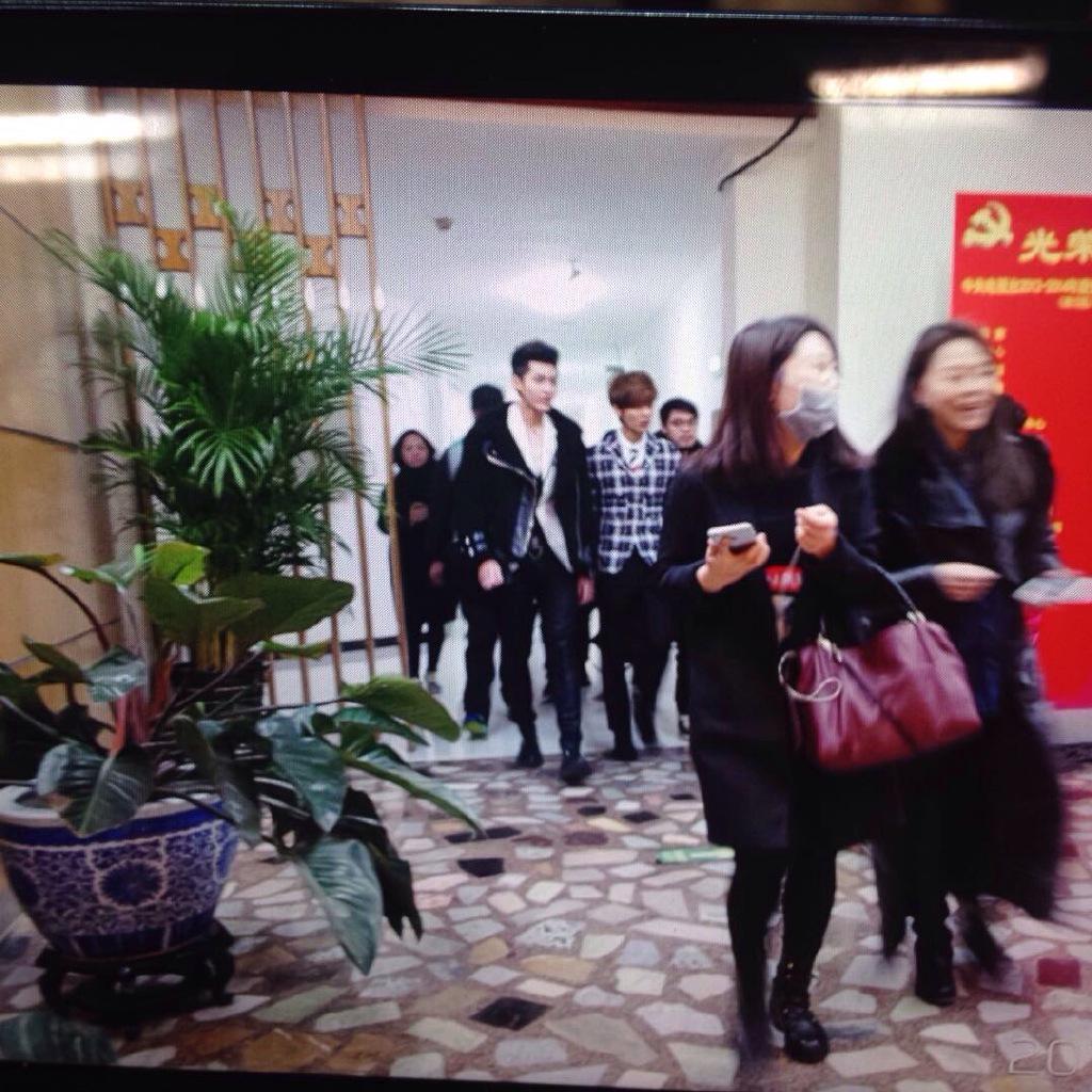 B9UHyQOCIAIZVsn.jpg:large