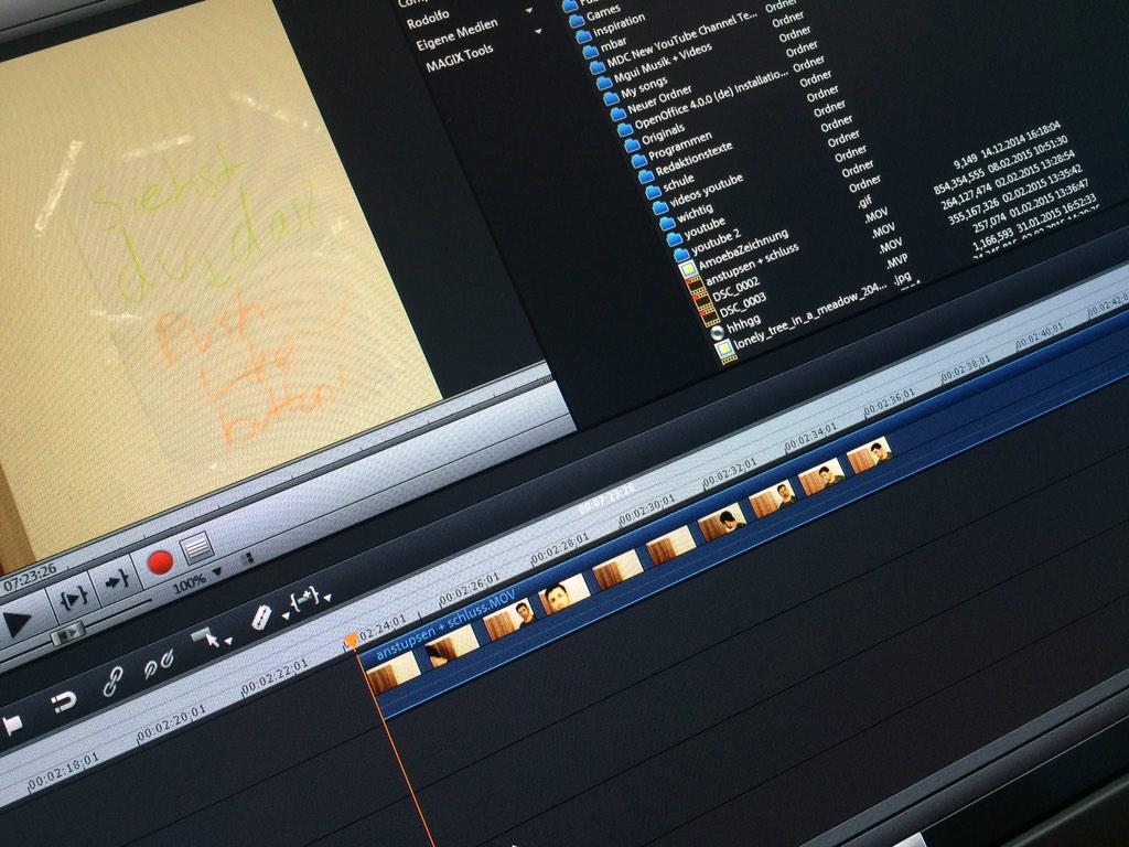 Malevo8's tweet photo. Fleißig am schneiden ...Video kommt ca um 13:00 ...nicht verpassen 😄 #YouTubeDeutschland  #crazy #CrazyEndTV http://t.co/xZh7x7oUC7