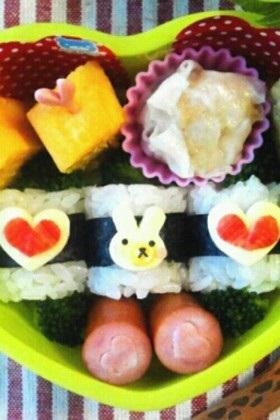簡単なキャラ弁レシピ 簡単 キャラ弁当 バレンタインハート カニカマで簡単に可愛いハートが作れます バレンタインにキャラ弁を作ってみてはいかがですか 詳しい作り方http T Co Krxehckpjd Http T Co Vvhtrkjp6b