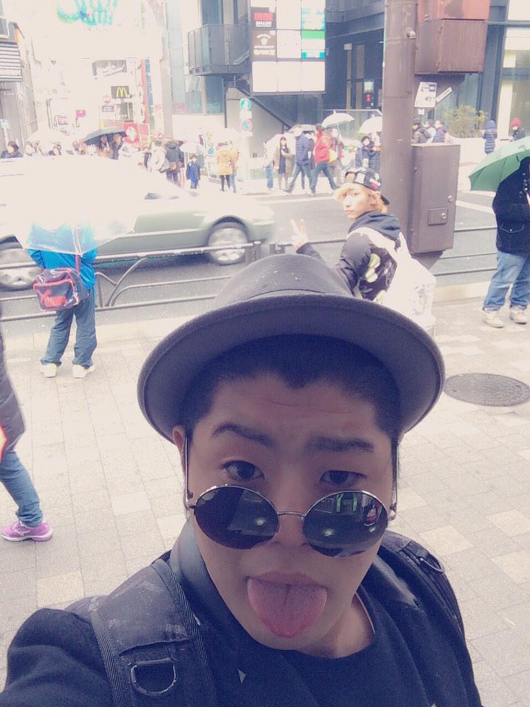 koki_azuma's tweet photo. 竹下通りwith👶🔴

#_RED_ #PHANTOM_BOY #BABYRED_RED http://t.co/ZpQOutC5jz