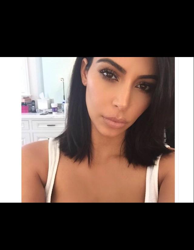 QHairdressing1's tweet photo. We are totally obsessed with Kim Kardashians shorter hair! What do you think of it? http://t.co/waTp7bDK26