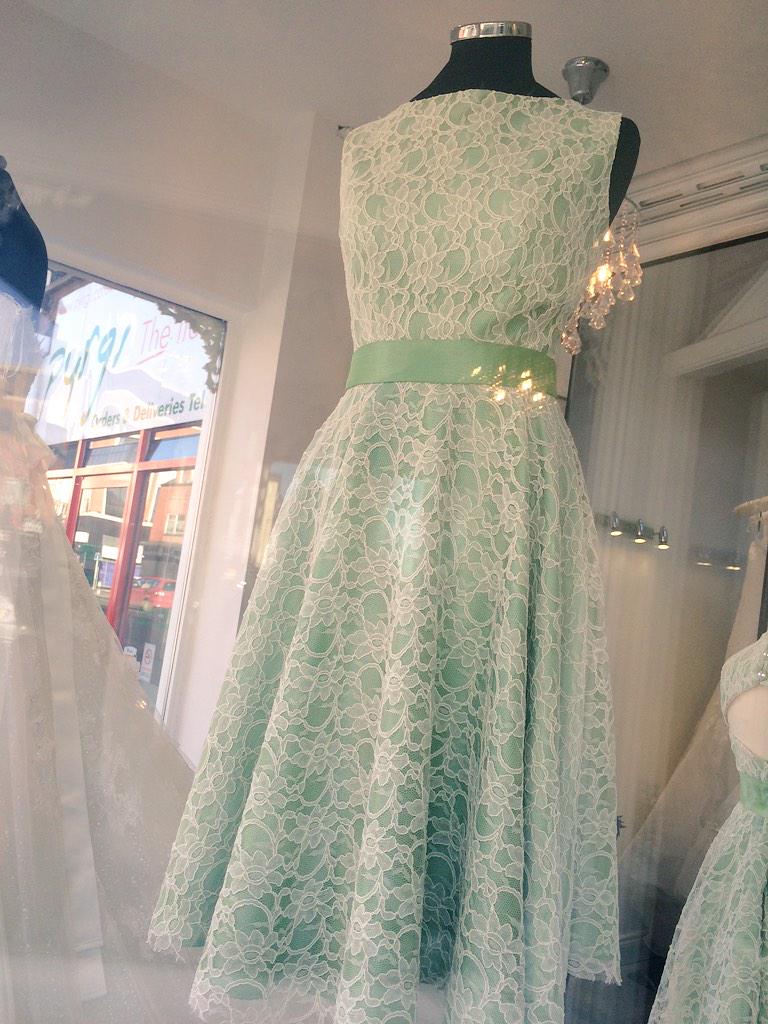 LauraDayBridal's tweet photo. Matching adult bridesmaid by our very own Daisy range 👰 http://t.co/JDRASUlVut