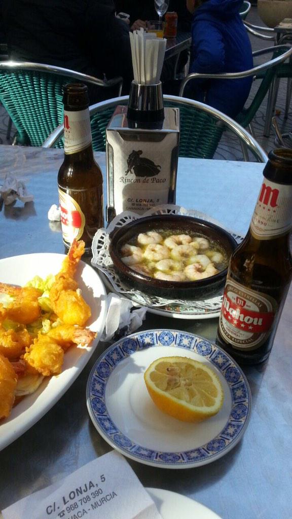 NekaneUrroz's tweet photo. Comilona caravaqueña @pedropirrete46 💃 http://t.co/9o3ydW5vgy