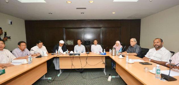 tun_aiman's tweet photo. Amanat terakhir KETUM dlm Pakatan Rakyat sblm ke Sg Buloh Resort 😄😄😄😄 @SoloRideJer @KamalZakariah @rafiziramli http://t.co/KIp2SnLXHs
