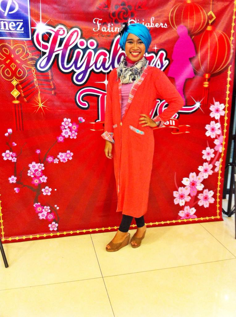 beuty classa makeup n hijab with fatima hijabers n inez cosmetic 😊 <a href="/FatimaHijabers/">Fatima Hijabers</a>