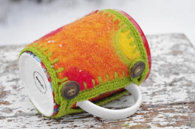 TertsDesign's tweet photo. #cold #coffee dont' #taste good. Maybe you need #cupwarmer https://t.co/z0xCnz3oHP #etsy #woolgift #handmade #mug http://t.co/IipZrrx4OJ