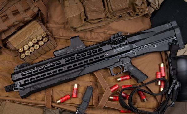 かっこいい 最高の銃の画像集 Sur Twitter Uts15 Utasマキナがネオステッド00をベースに開発したブルパップ式ポンプアクション散弾銃で11年のidexで初披露された 弾倉は2本のチューブラーマガジンを使用しレバーにより使用マガジンの片方 交互使用の切り替えが