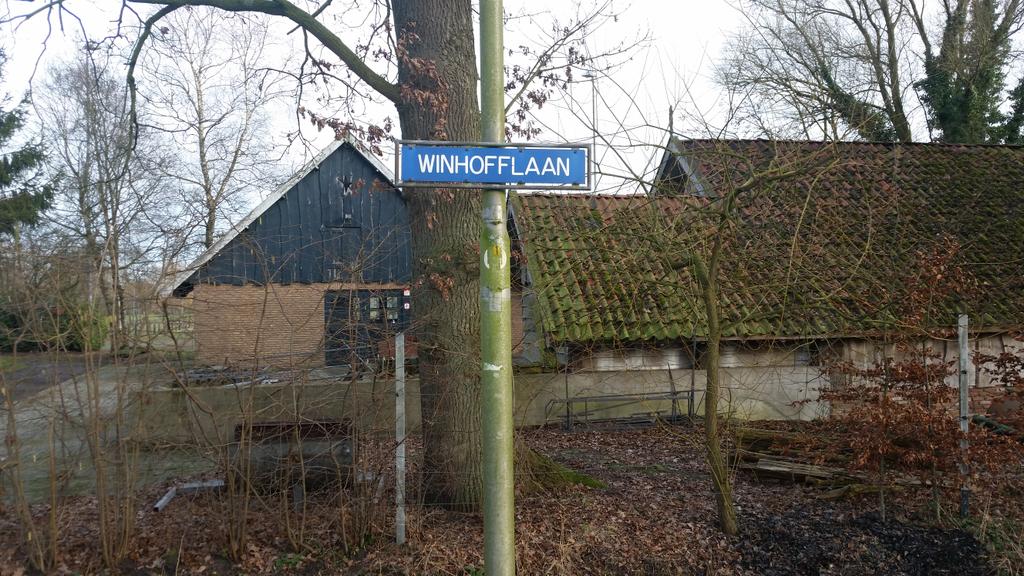 ErwinNyhoff's tweet photo. Dat ze in #ootmarsum een laan naar mij vernoemd hebben ontroerd mij ten zeerste!  #winhoff http://t.co/XtW3nFUhbn