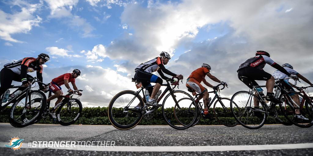 MiamiDolphins's tweet image. #TackleCancer 

#StrongerTogether