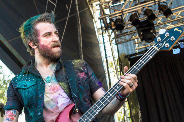 HAPPY BIRTHDAY to the man with the best beard who\s taking us to church since the 1 Mr. JEREMY DAVIS! 