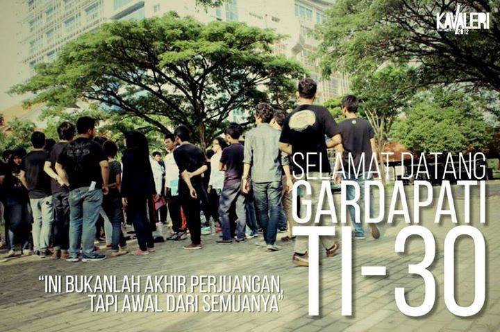 IE_ITS2012's tweet photo. Meski telat karena twitter baru bisa aktif, tapi tetep selamat @ieits2014 ! YEAH punya adek baru, jangan bandel ya! http://t.co/5k0xRywUGE