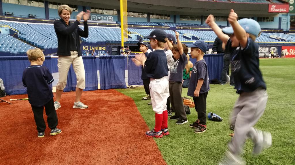 steve_stanford's tweet photo. @PositiveCoachUS  PCA trainer Kelly Kratz w some on-field training at the Rays Tball clinic.  #rays #positivecoach http://t.co/wPpU7D78AO