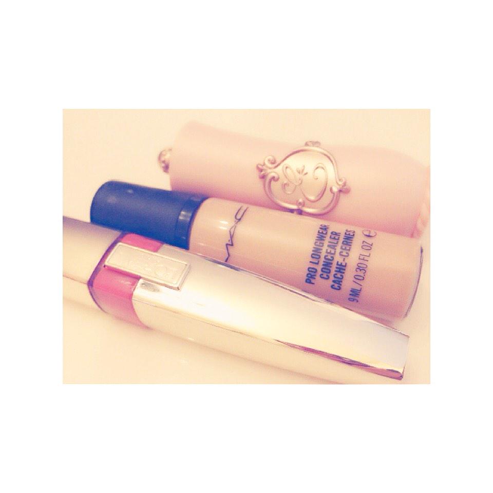 ailoveyuu_suki's tweet photo. 今使ってるコスメ👀💄
#make
#MAC
#ETUDEHOUSE
#CHANEL
#KATE
#JILLSTUART
#L'OREALPARiS
#Lovedarling http://t.co/6xQte6b3Eo